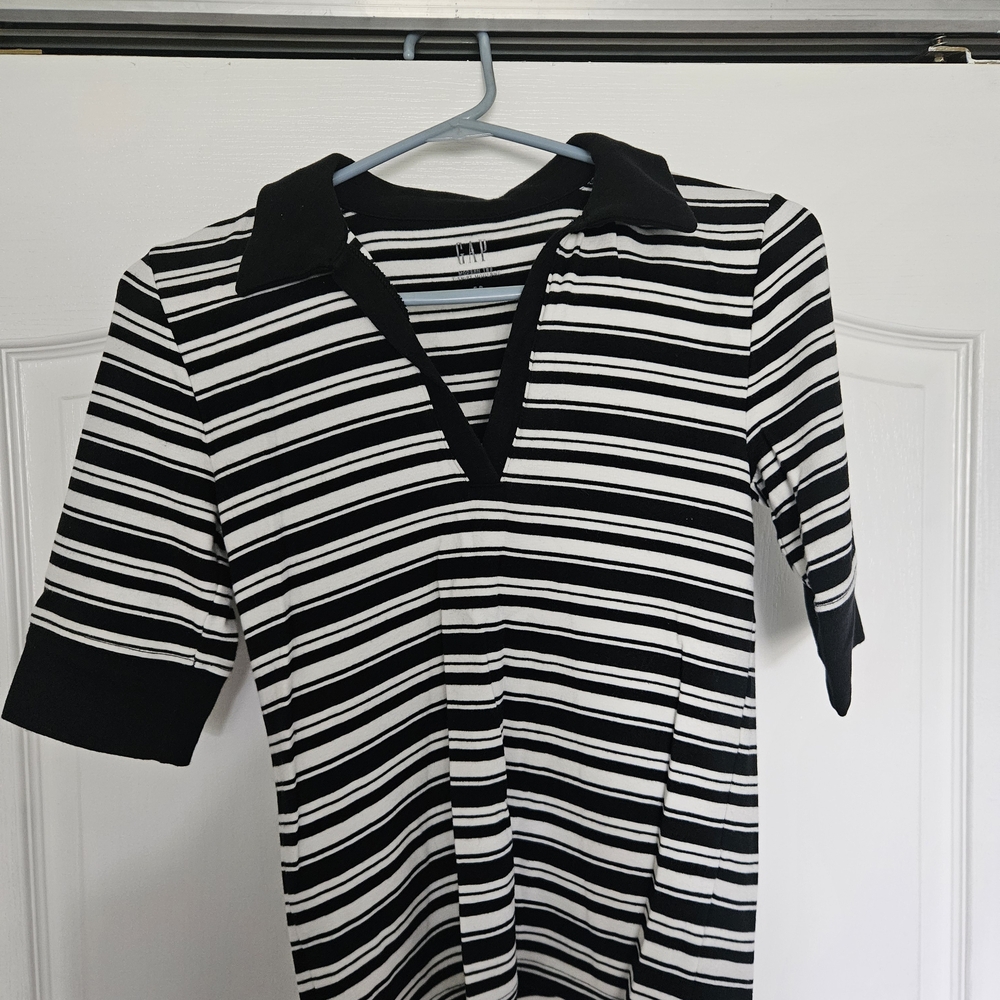 GAP Black and White Striped Shirt
